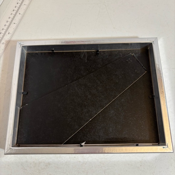 🛍️3/$30 Silver photo frame with red biplane on a white matte background - Picture 6 of 9